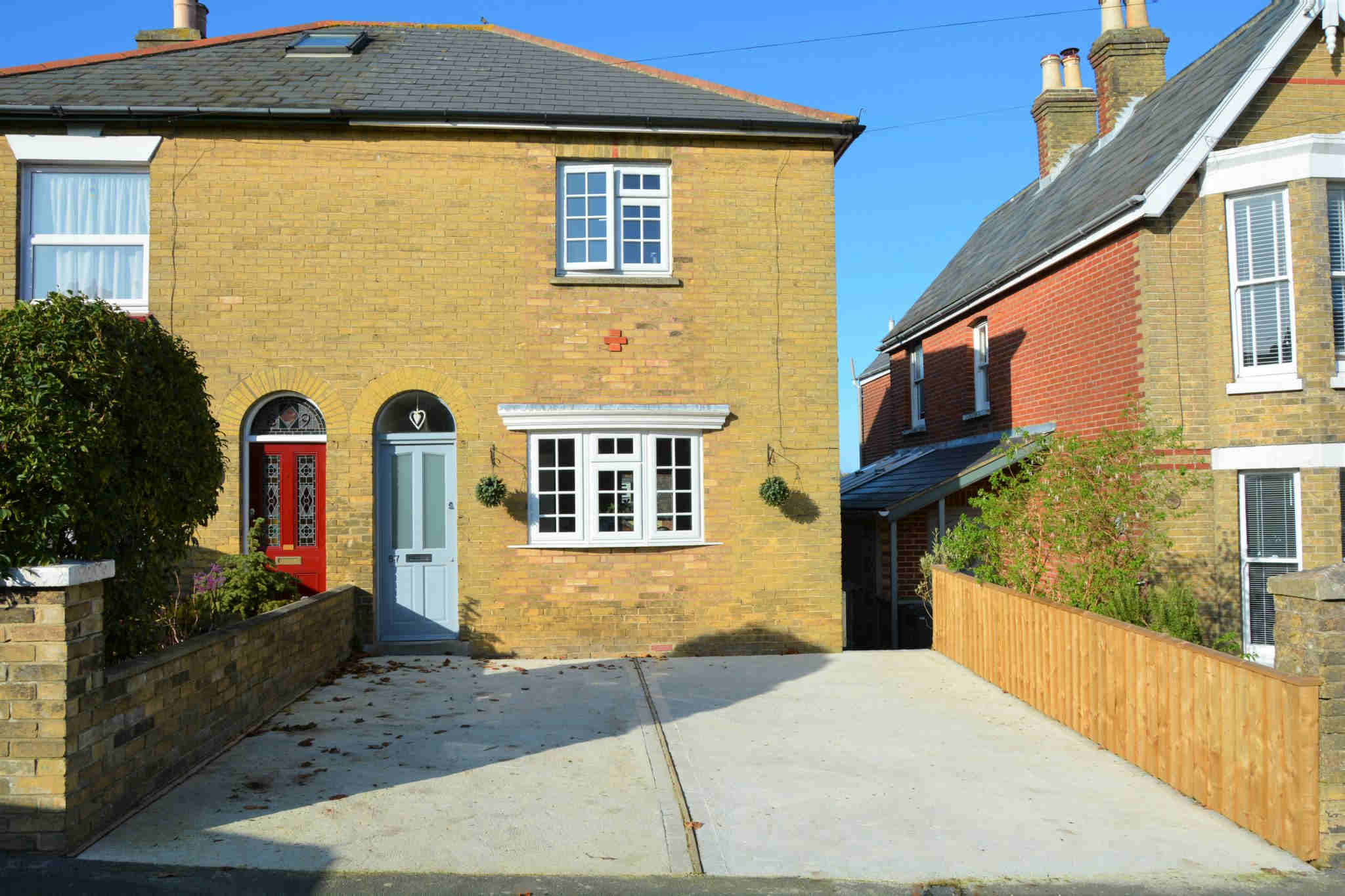 Let Agreed 3 Bedroom House, Cowes £895 pcm Merriebank Lettings & Property Services
